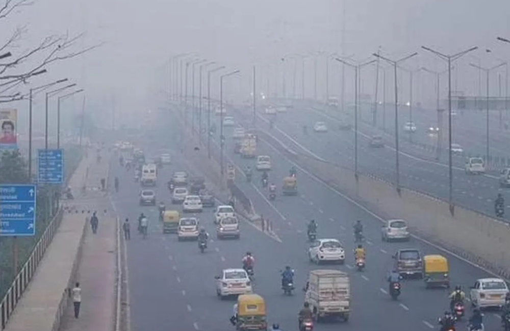 Delhi’s AQI remains very poor at 369