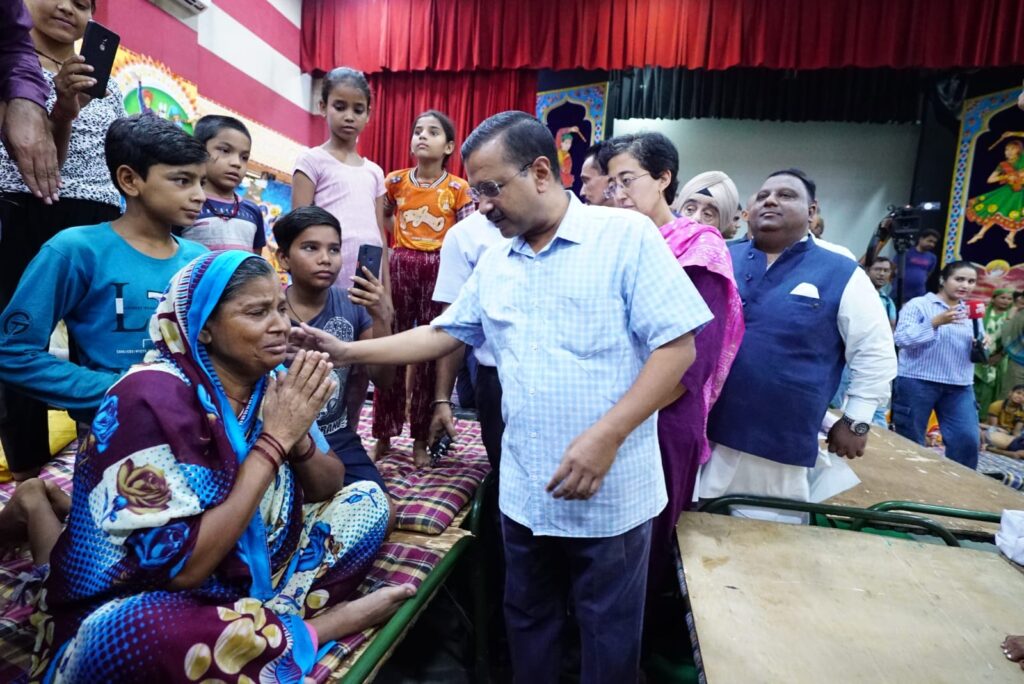 Delhi Cm Visits Flood Relief Camp Assesses Condition At Mori Gate Area