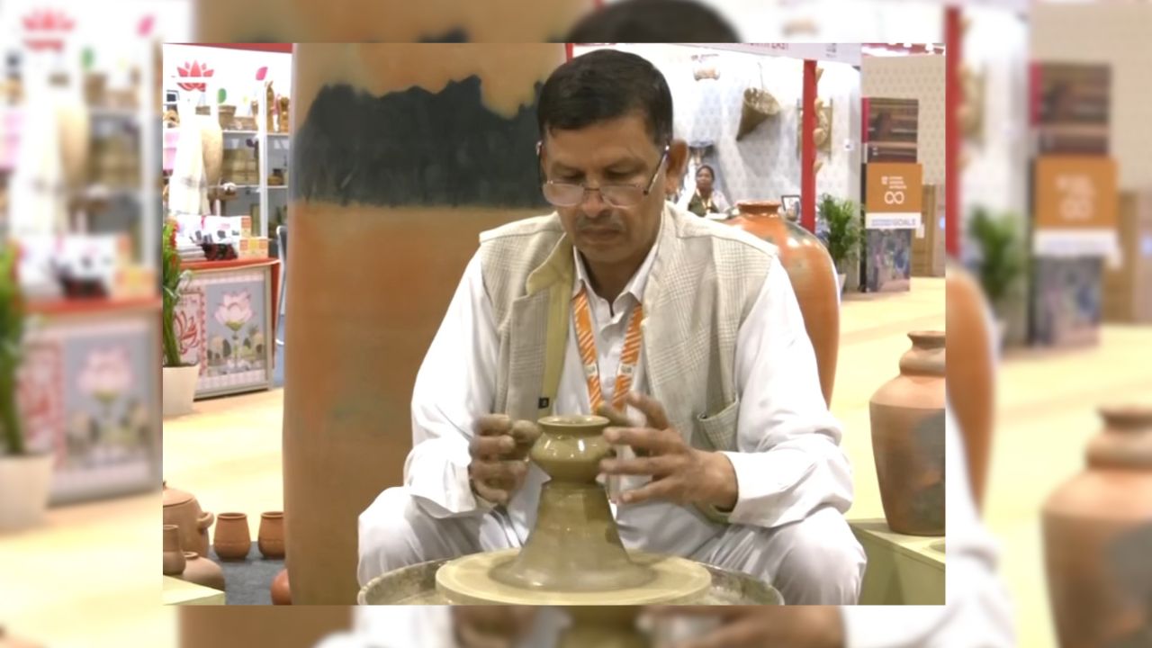 National Award Recipient Girraj Prasad Showcases Terracotta Craft at G20 Crafts Marketplace