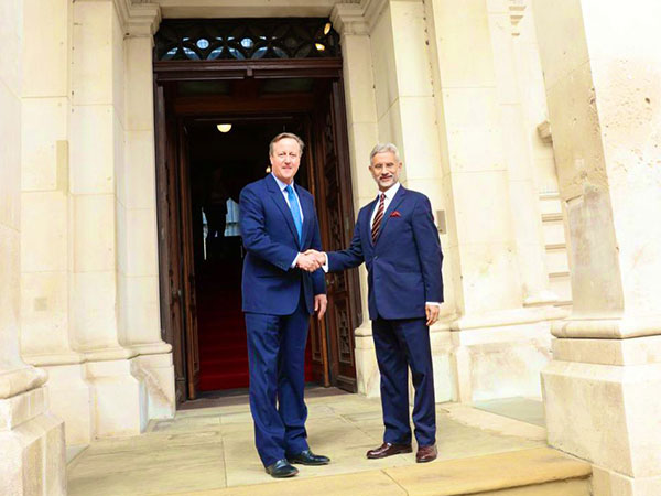 Jaishankar and Cameron Advance Talks on India-UK Free Trade Agreement