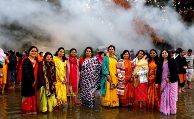 Indian Americans Gather at Waterfronts in the US to Commemorate Chhath