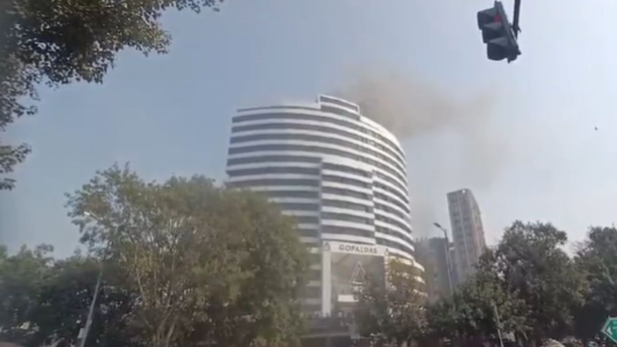 Massive Fire Breaks out at Commercial Building in Delhi’s Connaught Place