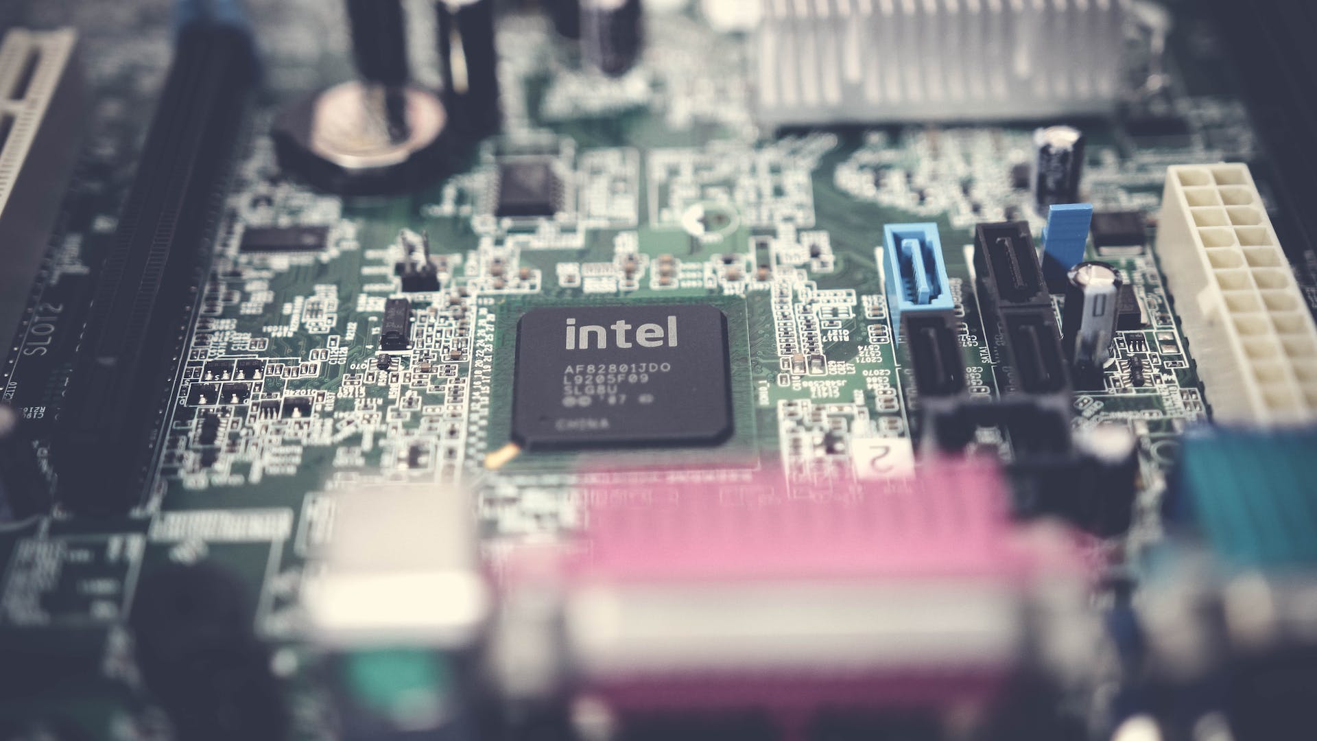 Intel investing USD 25 billion in Israeli manufacturing facility