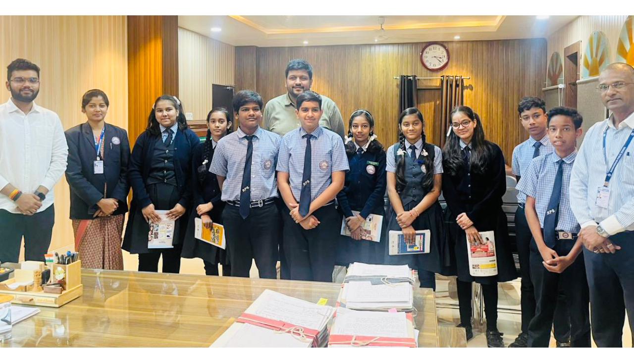 Ramdarshan Public School Empowers Students Through Inspiring Encounter with Collector Prabhat Malik