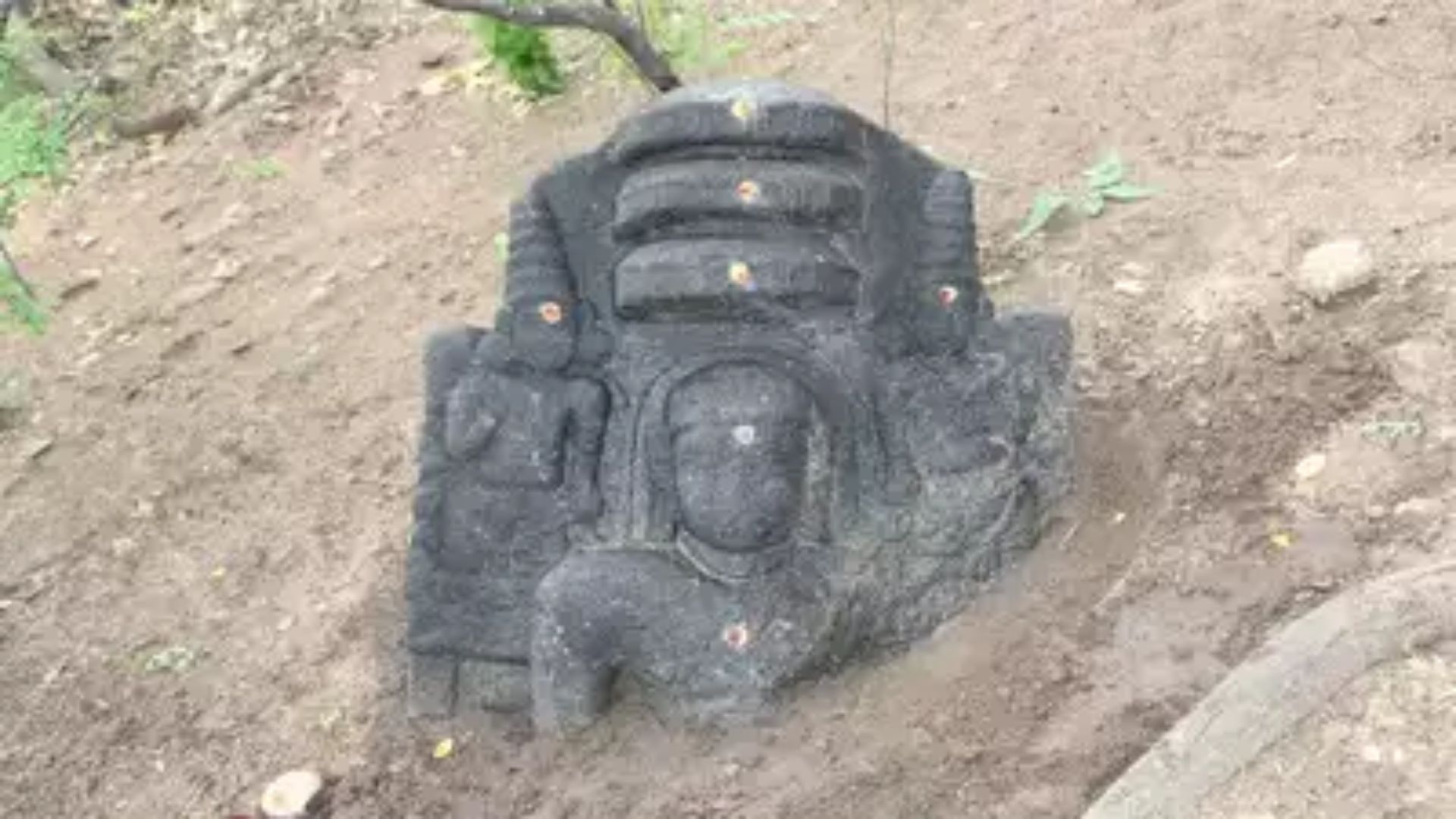 OMG! 1000 Year Old Mahavir Statue Discovered