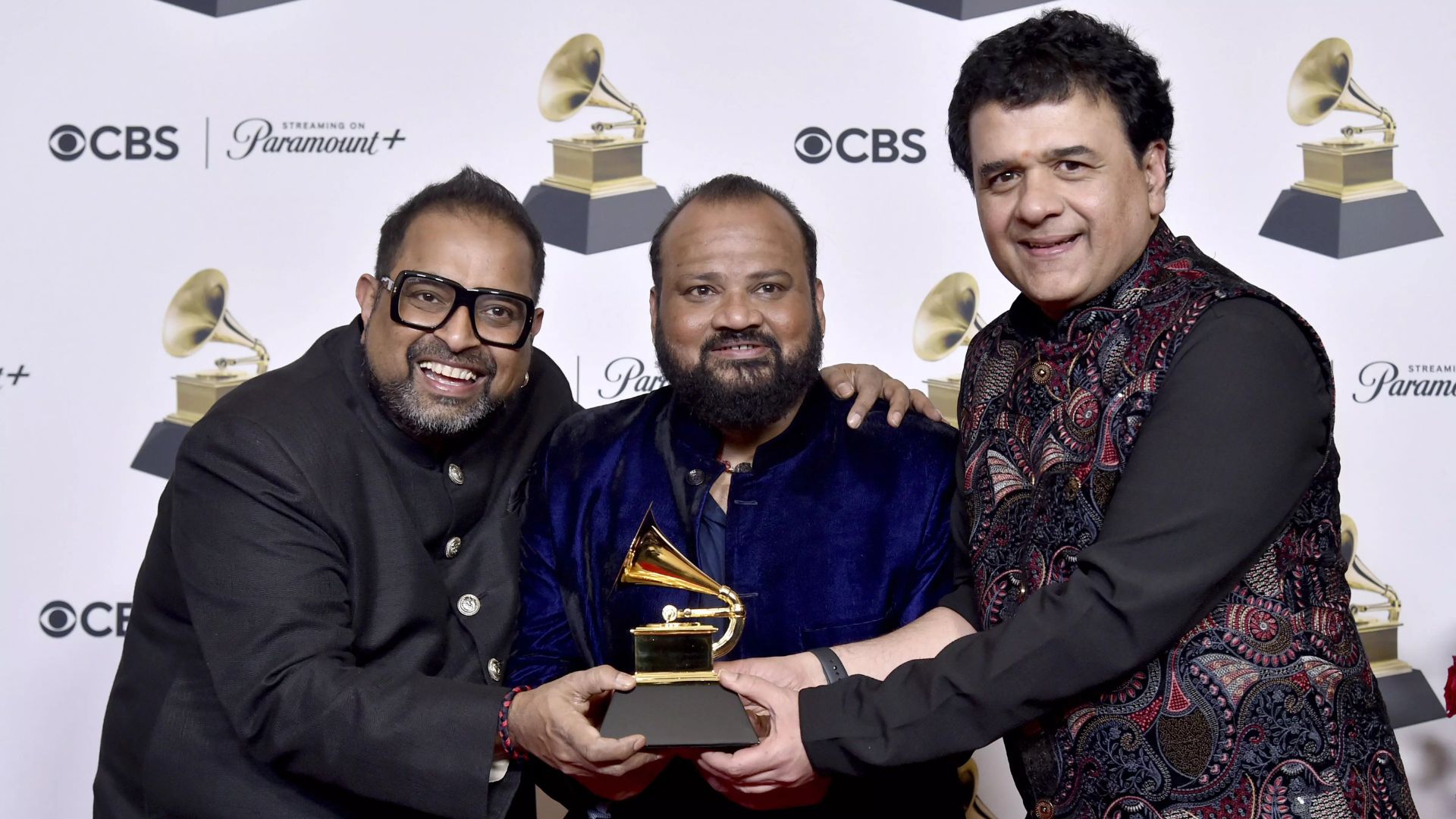 ग्रैमी में भारत चमका: शंकर महादेवन और जाकिर हुसैन ने म्यूजिक एल्बम 'दिस  मोमेंट' के लिए ग्रैमी जीता - Newsx