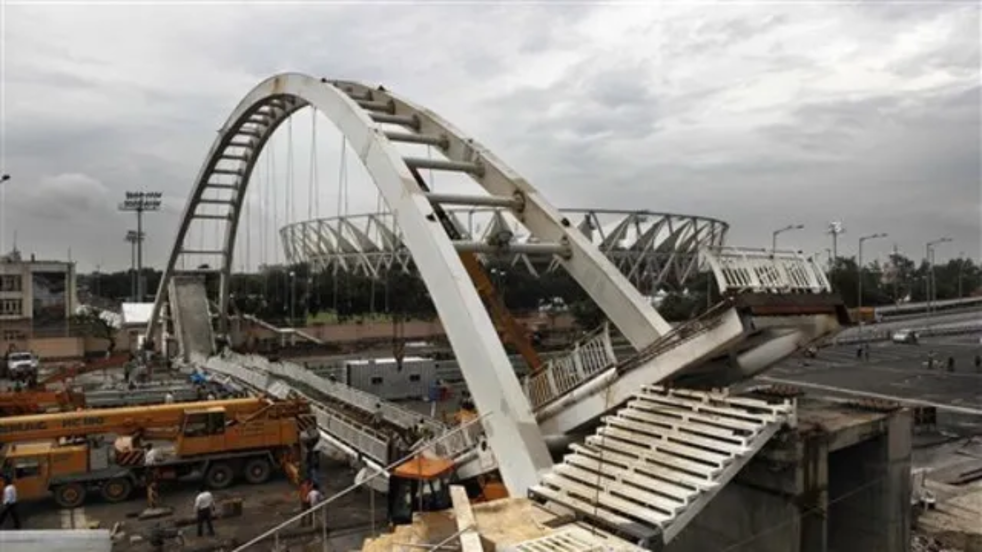 Structure Collapse Near Jawaharlal Nehru Stadium Gate no 2 in Delhi, Leaves Over Eight Injured