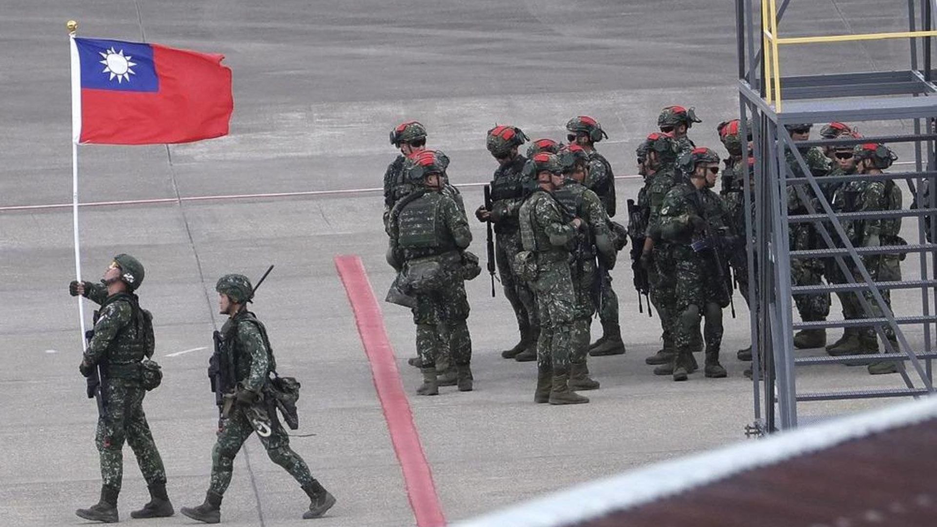 Escalating Tensions: Taiwan Responds to Ongoing Chinese Military Presence around the Island Nation