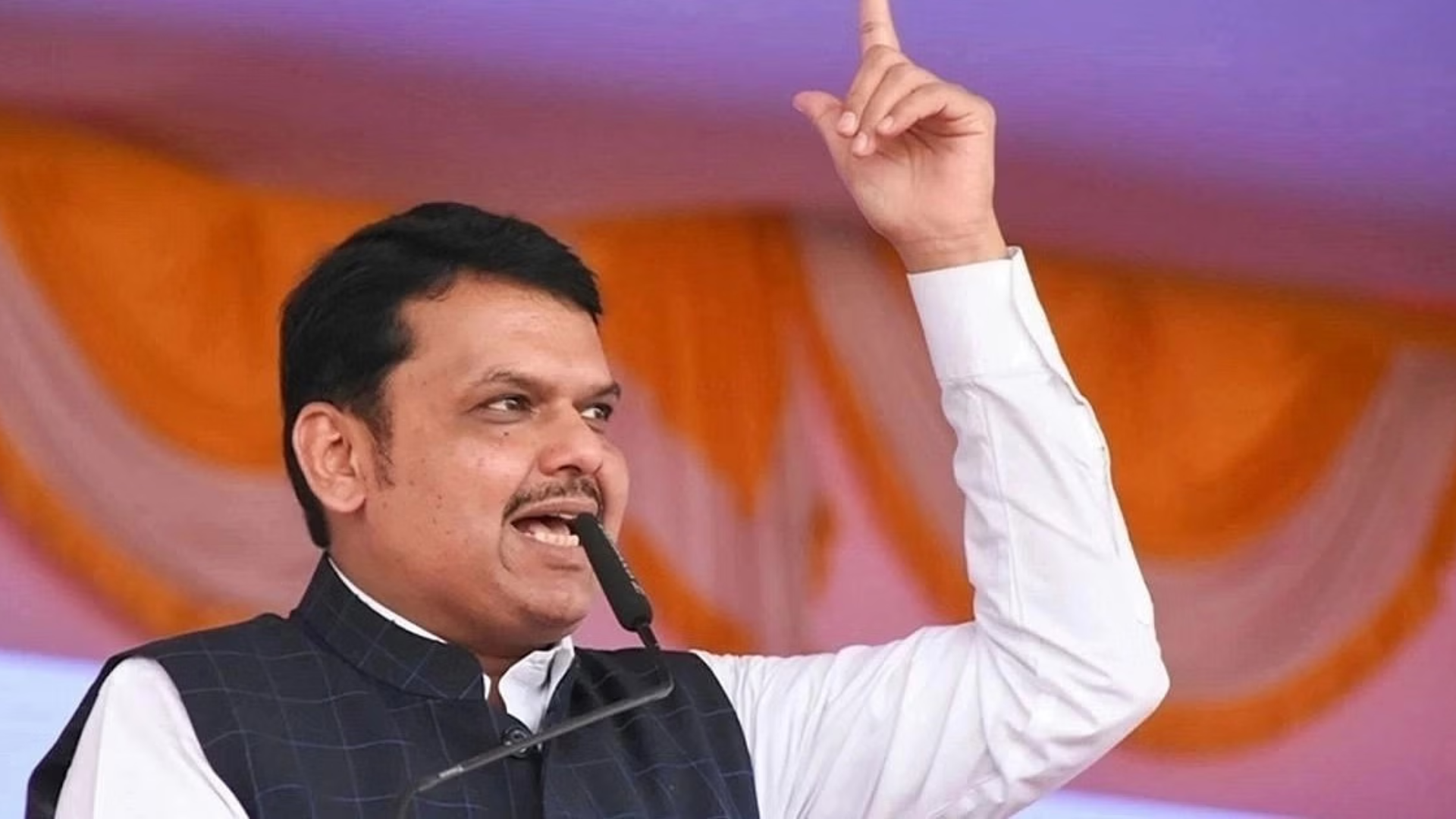 CM Fadnavis Applauds Pune Police for Drug Bust, Offers Reward