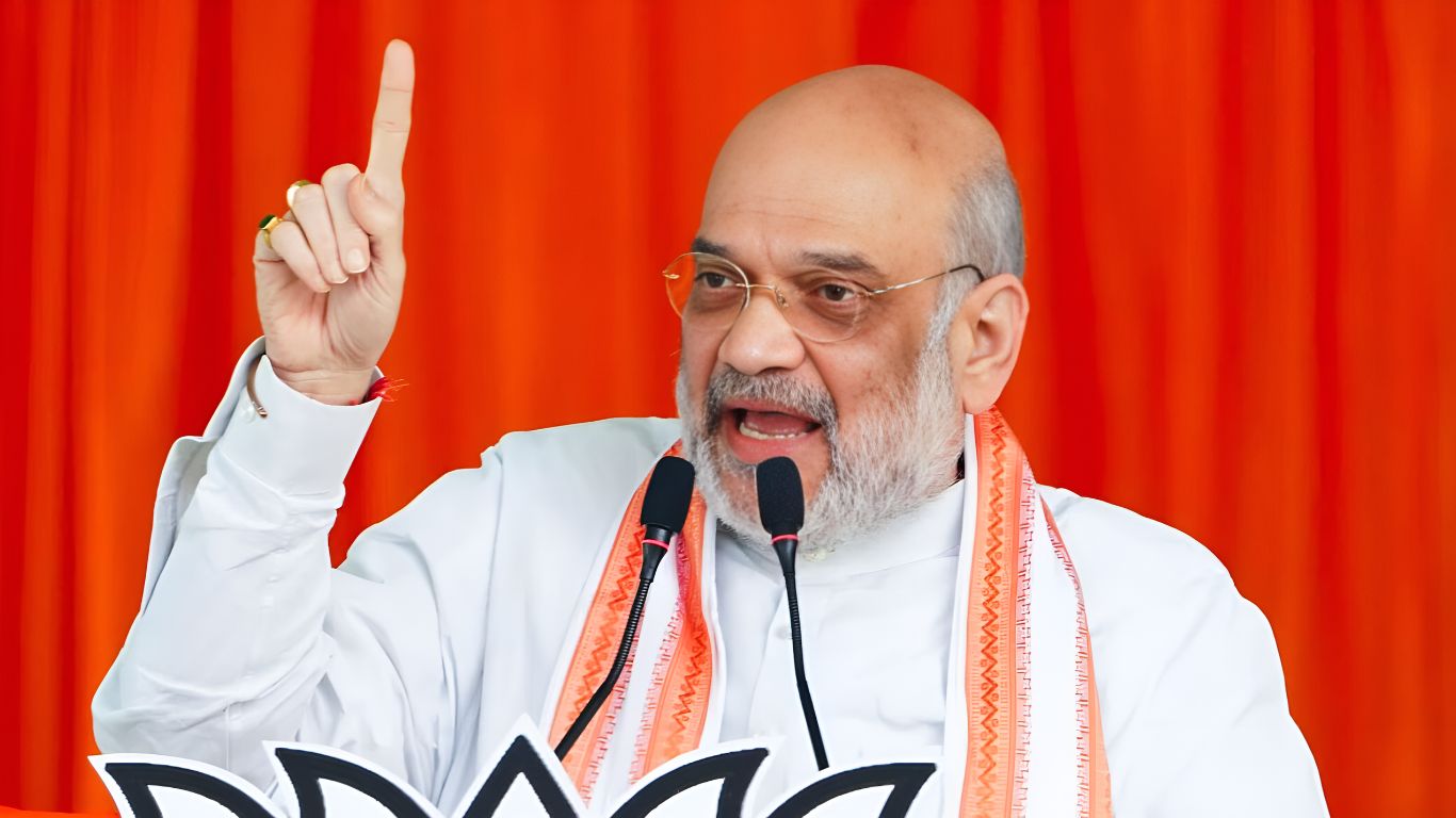 Amit Shah Hits Back at Rahul Gandhi’s ‘Hafta Vasooli’ Remark on Electoral Bonds