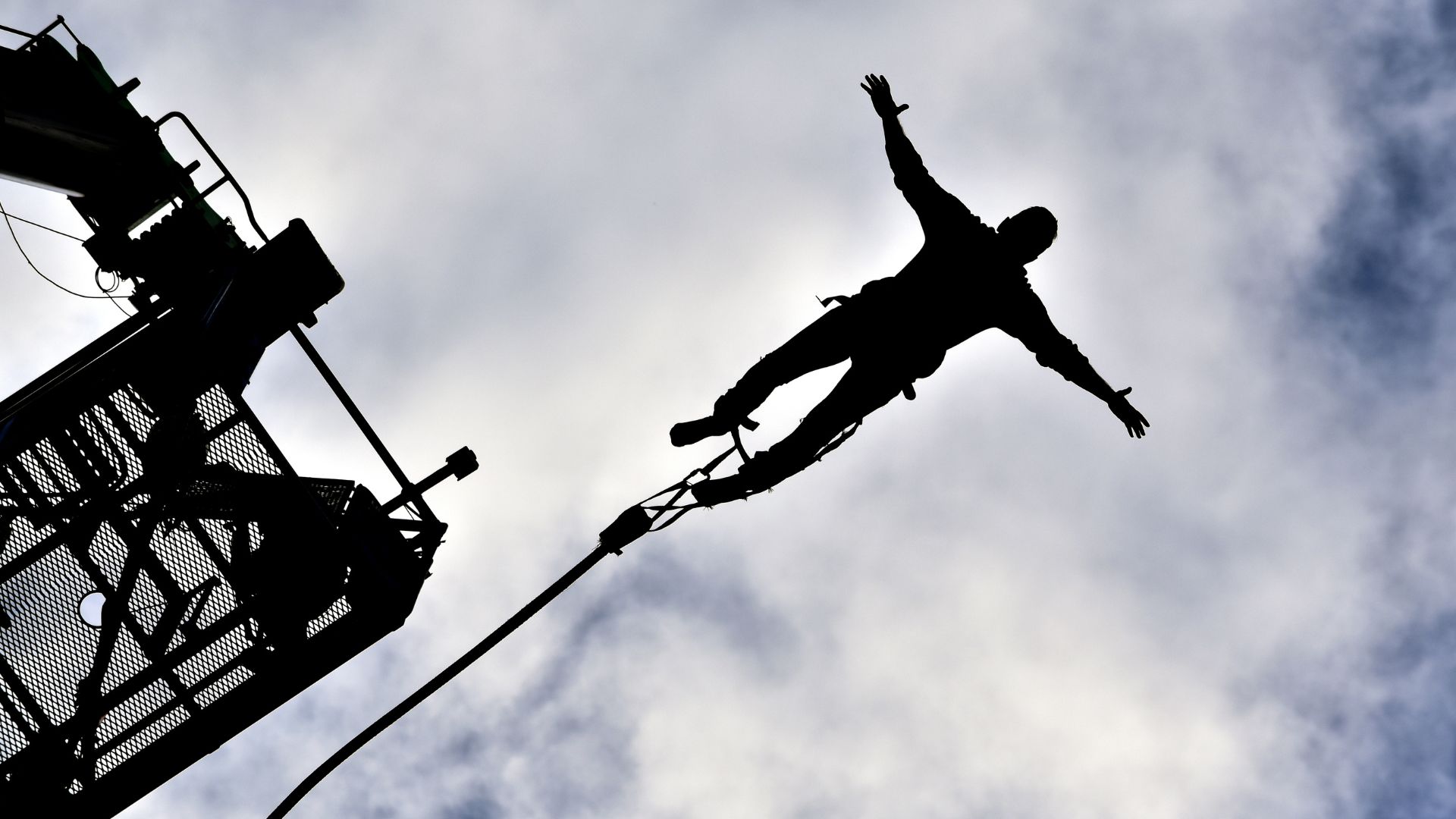 South Korean Woman Faces Fatal Cardiac Arrest Following Bungee Jump Mishap