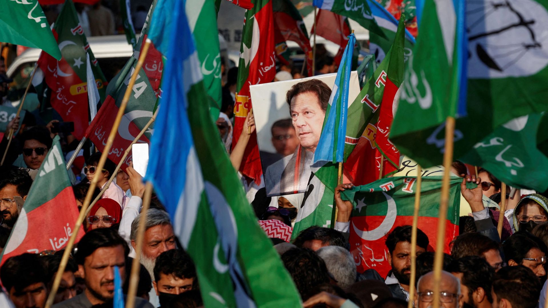 Pakistan Tehreek-e-Insaf Calls For Delay In Presidential, Senate Elections To Election Commission