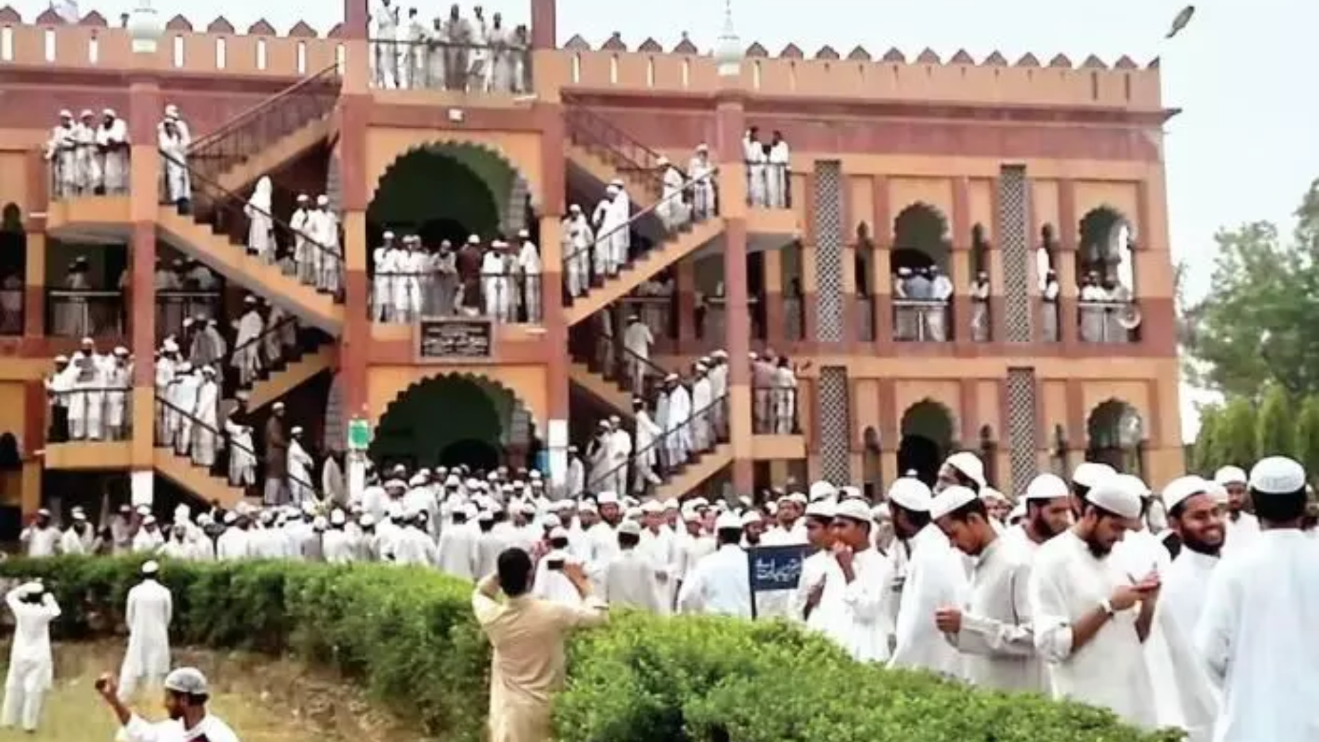 NCPCR Urges UP Government to Act Against Darul Uloom Seminary