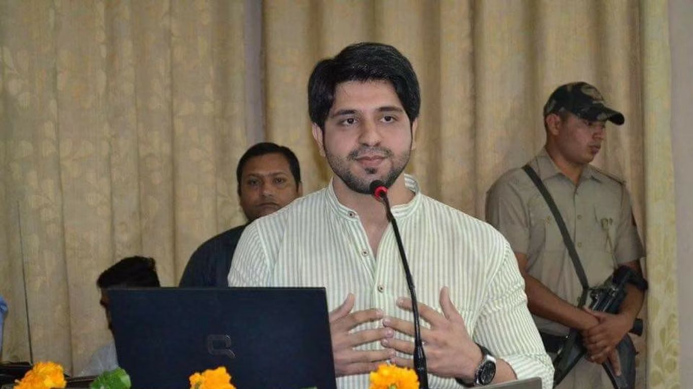 Shehzad Poonawalla Accuses AAP of Supporting Those Involved in Harassing Women