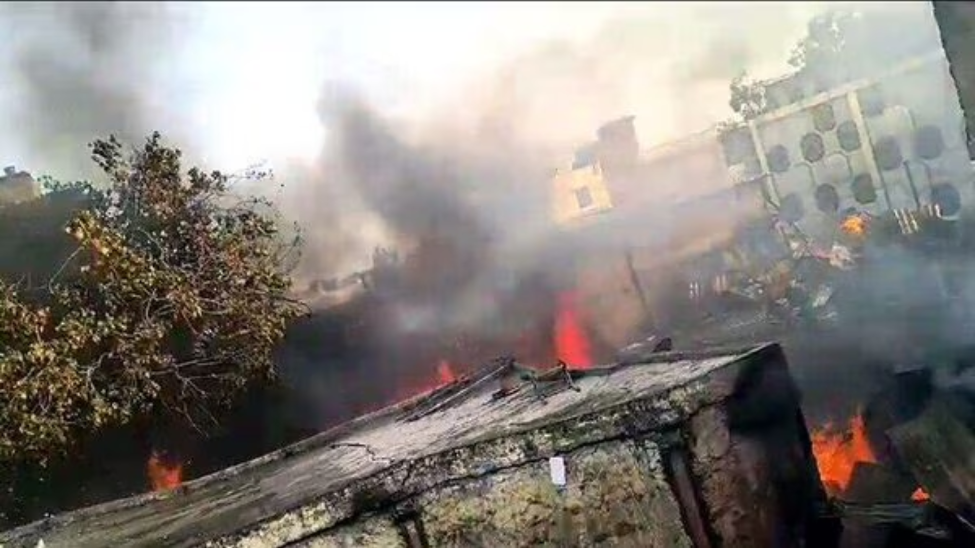 Major Fire Breaks Out At Vasant Vihar Market; Engulfs Five Shops