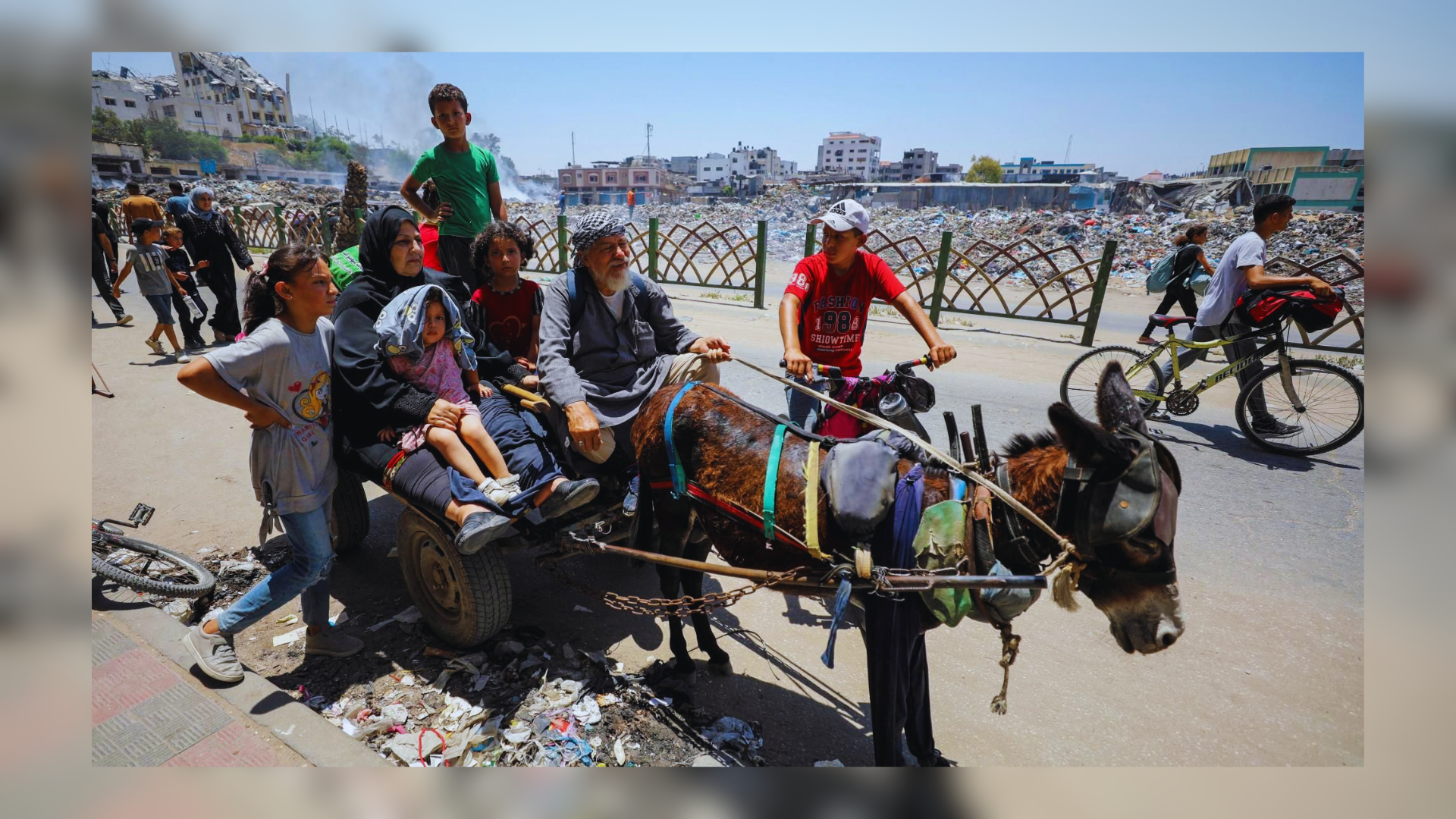 Residents Evacuate Shejaiya Amid Intensified Bombardment In Gaza City