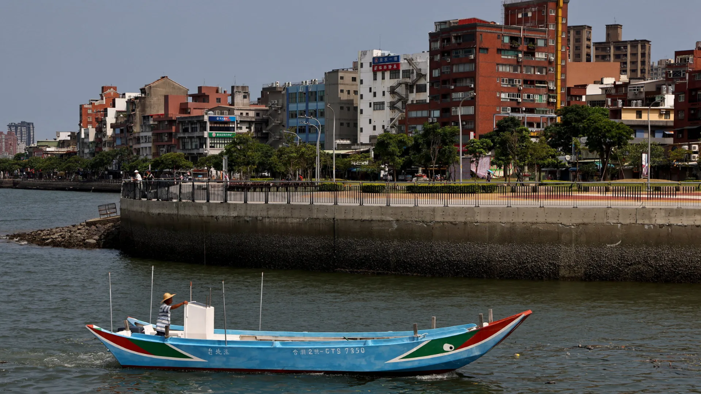 Chinese Ex-Navy Commander Arrested in Taipei Harbour, Suspected of Military Probe