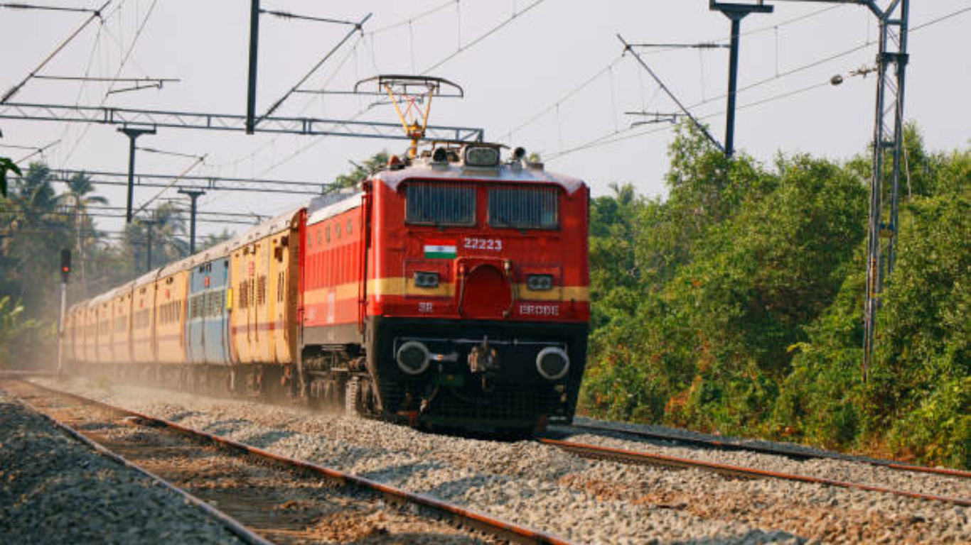 78 Trains Cancelled And 36 Deviated Between Hyderabad-New Delhi Till 7th July