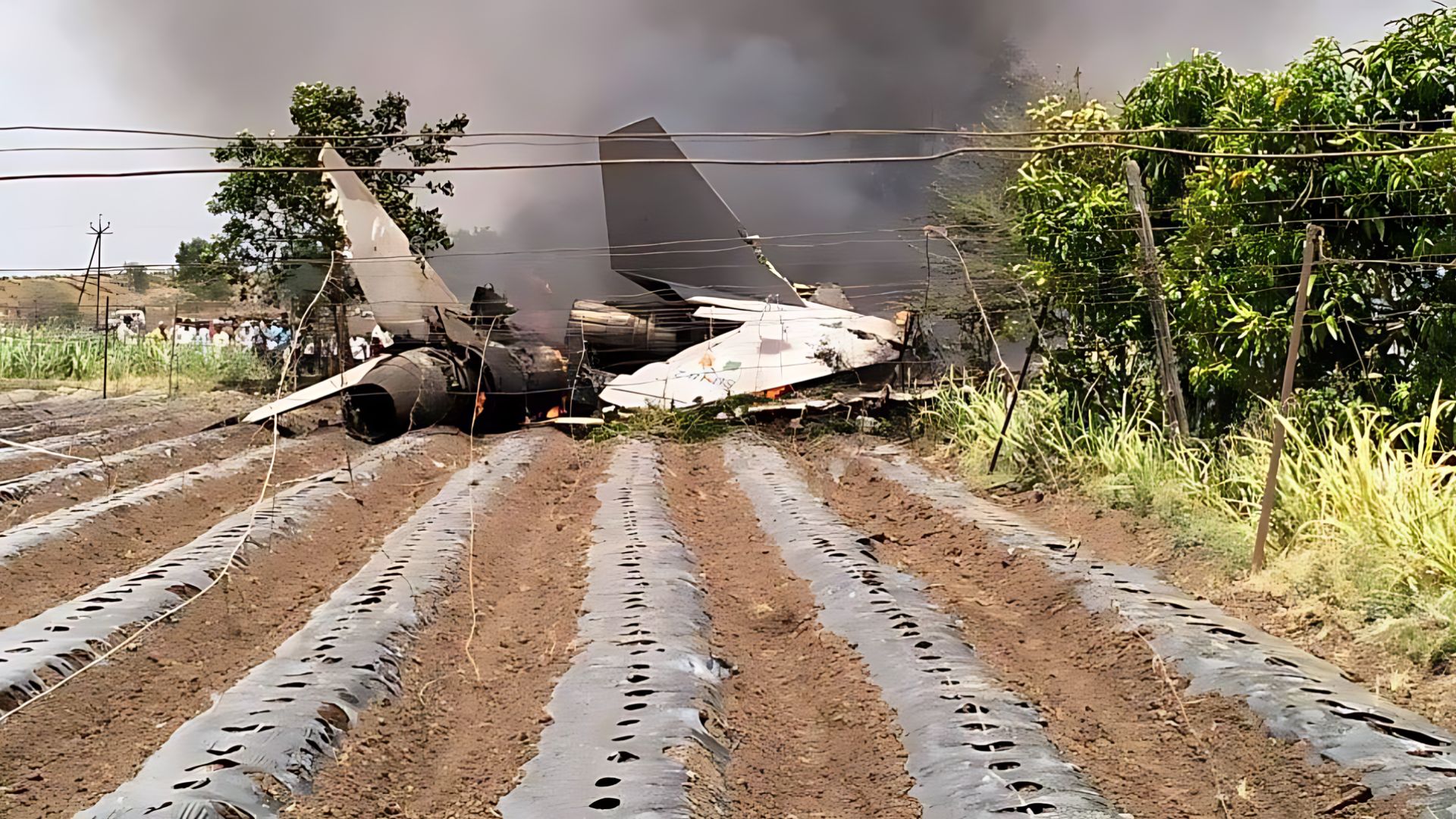 IAF’s Sukhoi Fighter Crashes in Maharashtra’s Nashik, Pilot and Co-pilot Safely Eject from Aircraft