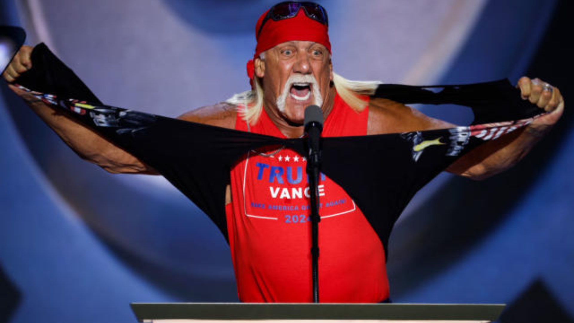 WWE Star Hulk Hogan Rips Off His Shirt In Support Of Trump :Republican National Convention