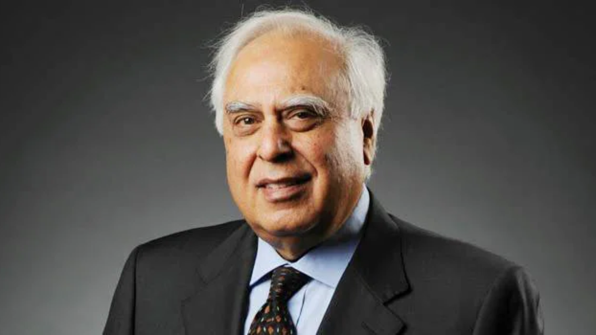 Criticism from Kapil Sibal: Kanwar Yatra Rules a Barrier to Progress Towards ‘Viksit Bharat’