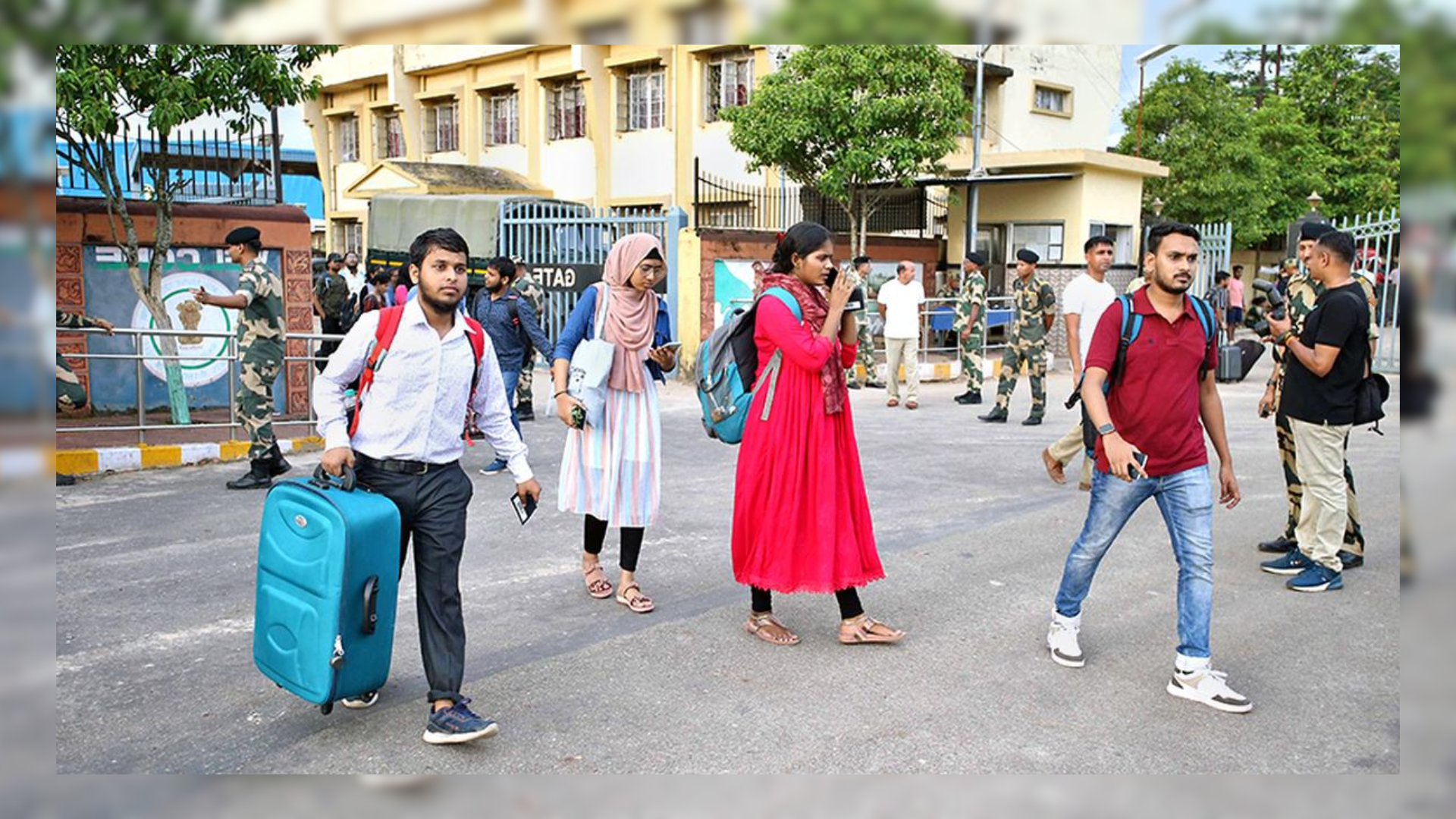 Over 6,700 Indian Students Return To India from Bangladesh: MEA