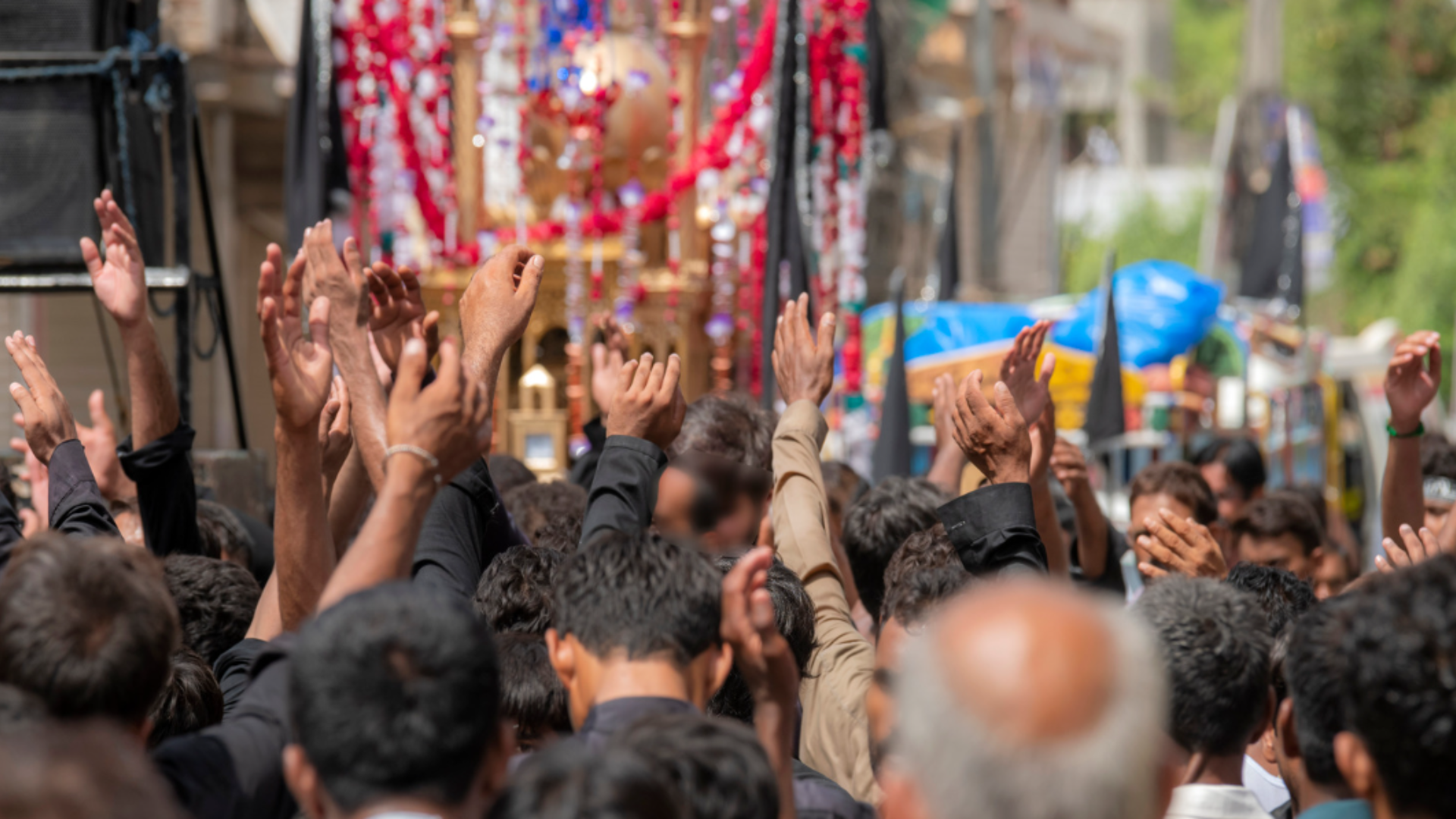 Srinagar Witnesses Historic 8th Muharram Procession With Peaceful Community Engagement