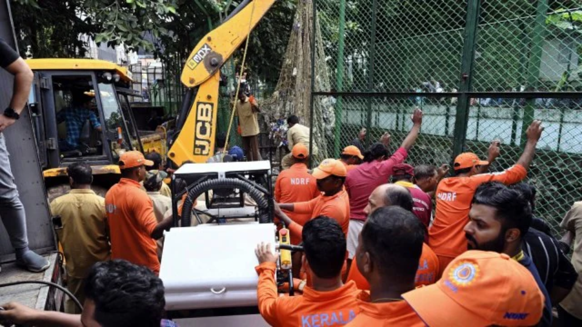 BJP Demonstrates in Kerala Over Sanitation Worker’s Tragic Death In Amayizhanjan Canal