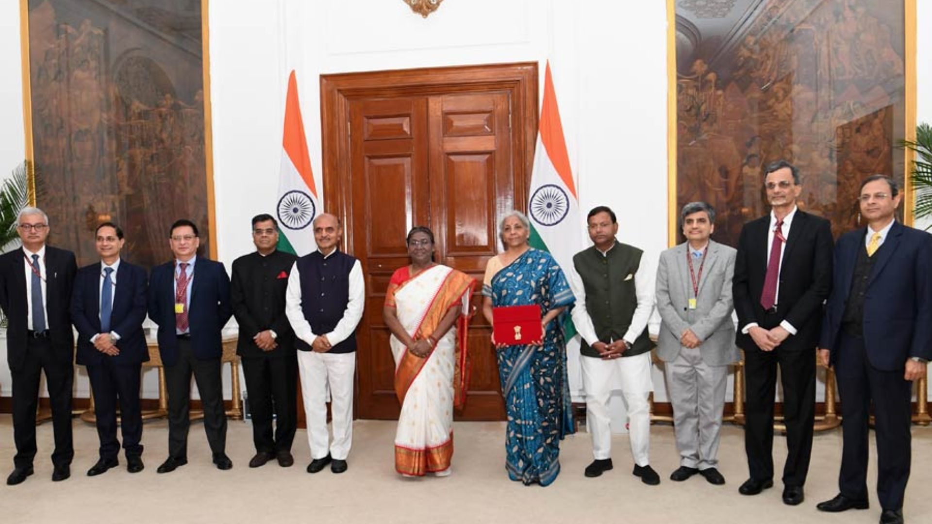 Budget 2024: Finance Minister Nirmala Sitharaman Consults President Droupadi Murmu Ahead of Budget Presentation