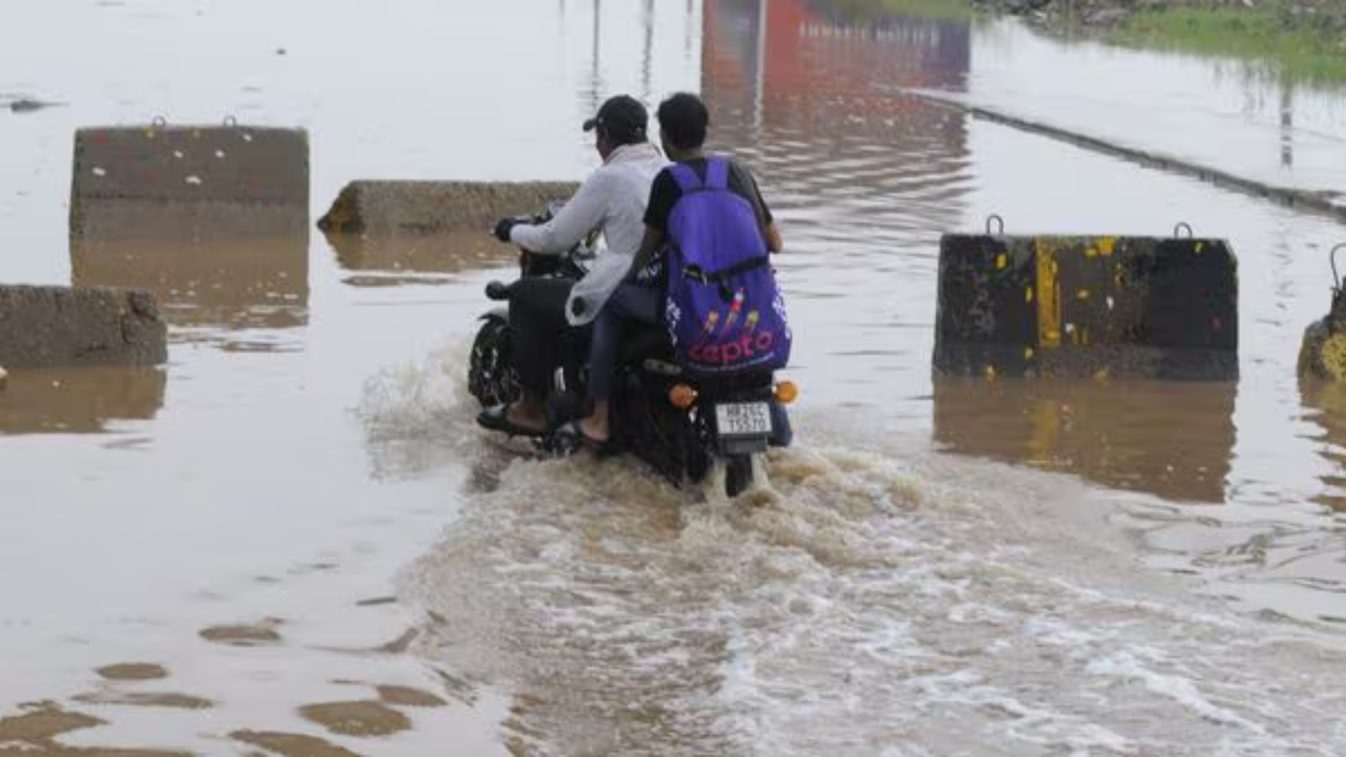 Areas In Delhi Water Logged Due To Heavy Downpour