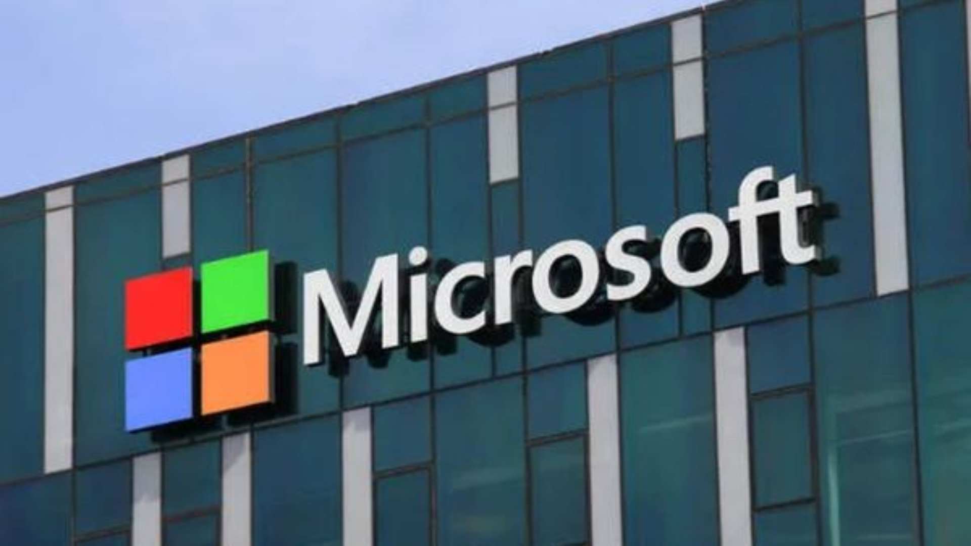 Global Microsoft Outage Causes Widespread Disruptions Across Multiple Sectors