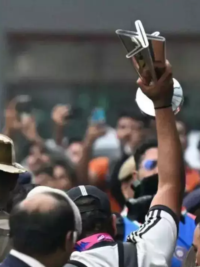 Victory Parade To Wankhede For Team Cricket India