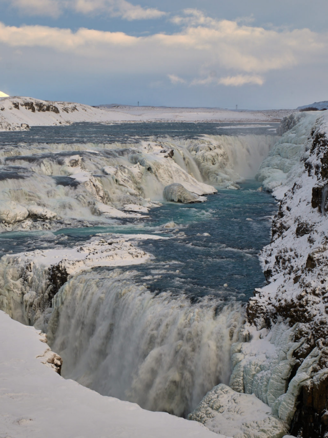 10 EXTREMELY ATTRACTIVE  WATERFALLS IN THE WORLD