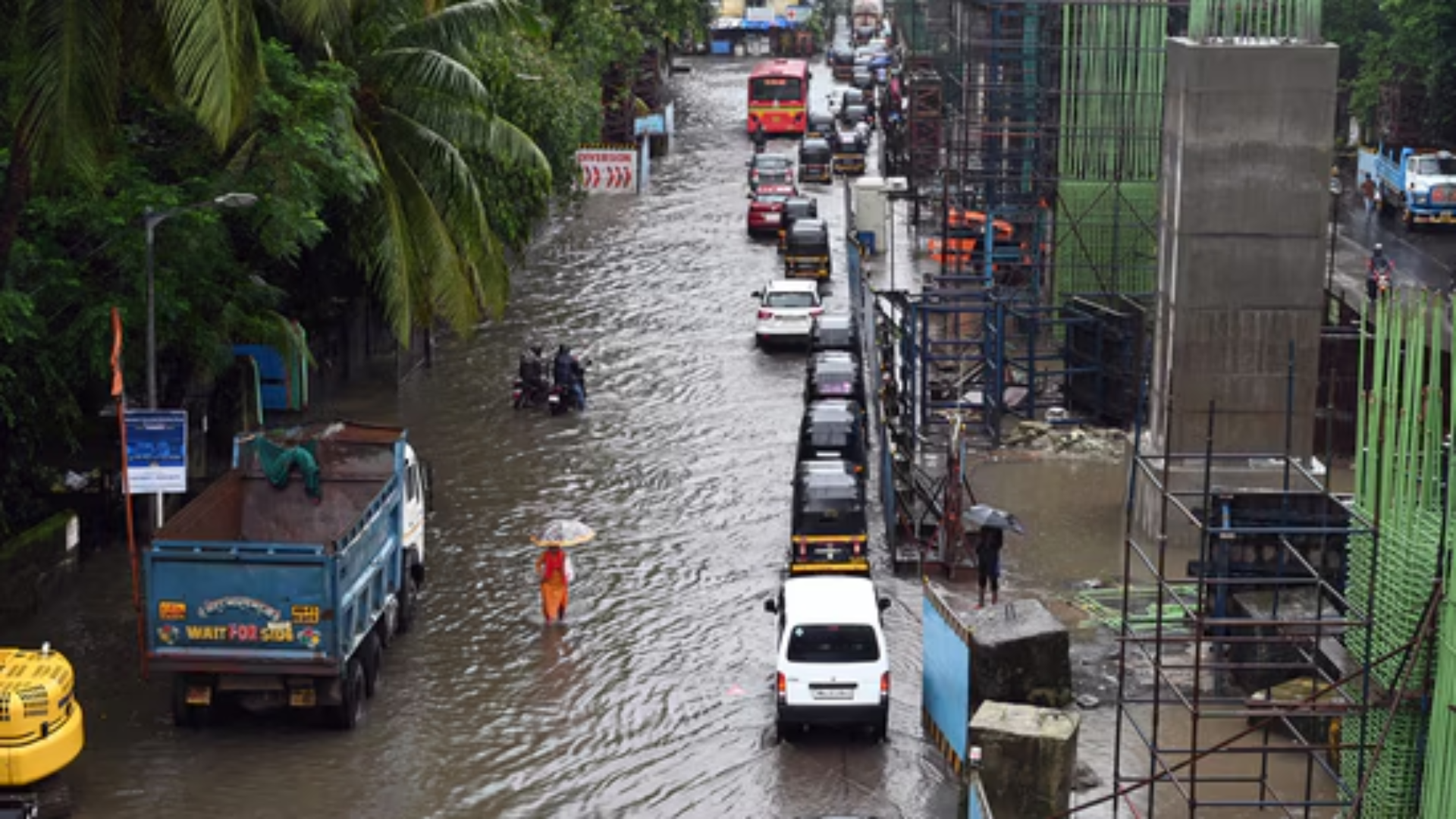 Mumbai Police Issue Advisory Amidst IMD Red Alert for Heavy Rain