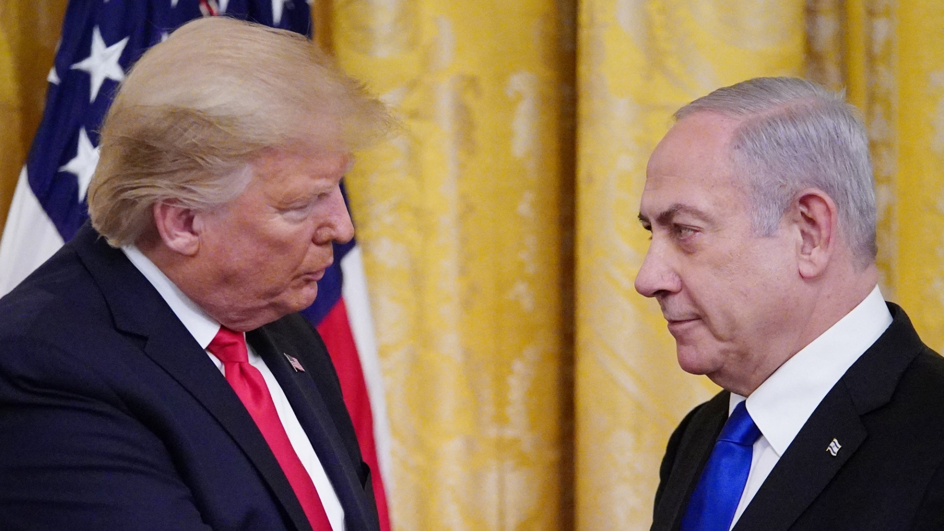 Netanyahu Meets Trump at Mar-a-Lago Amidst Anti-War Protests