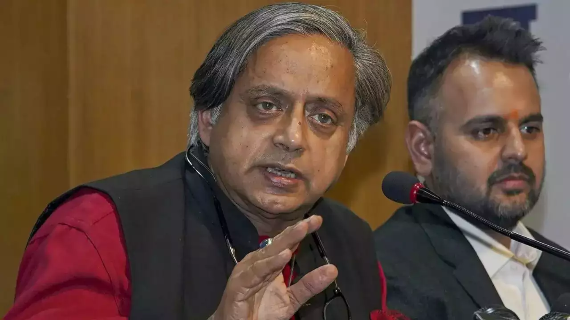 Rahul Gandhi’s Leadership as LoP Signals Determination to Challenge BJP Government, Says Shashi Tharoor