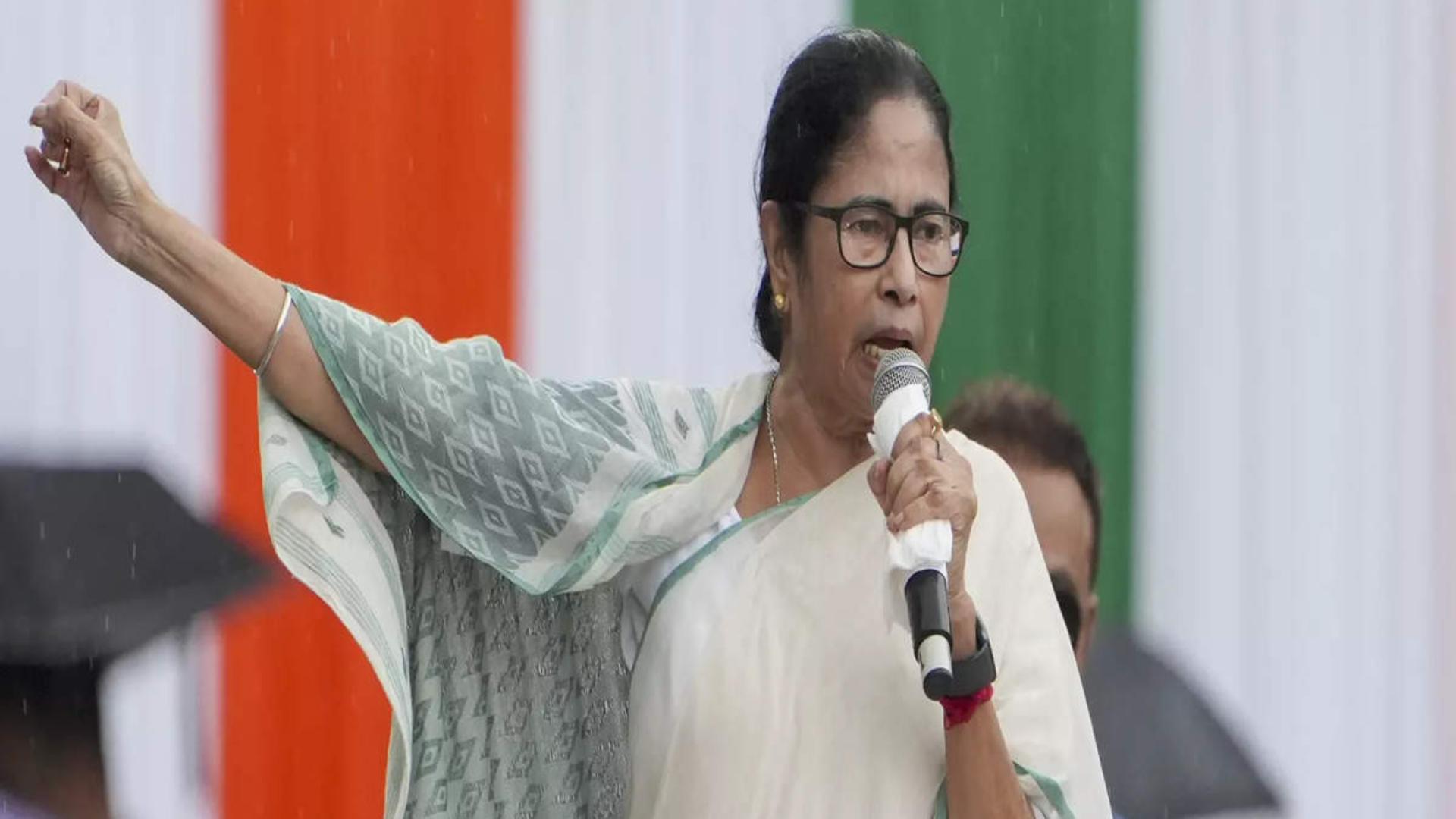 NITI Aayog: Mamata Banerjee Walks Out of Meeting After Mic Muted and Speaking Time Limited to 5 Minutes