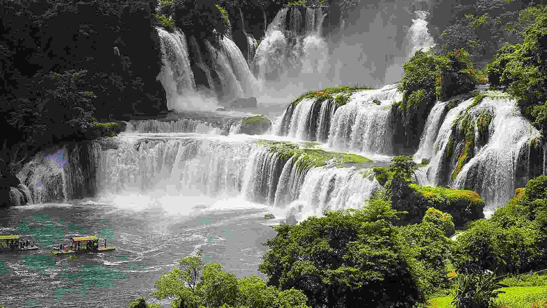 Tragic Accident At China’s Detian Waterfall: Tourist Killed In Ride Malfunction