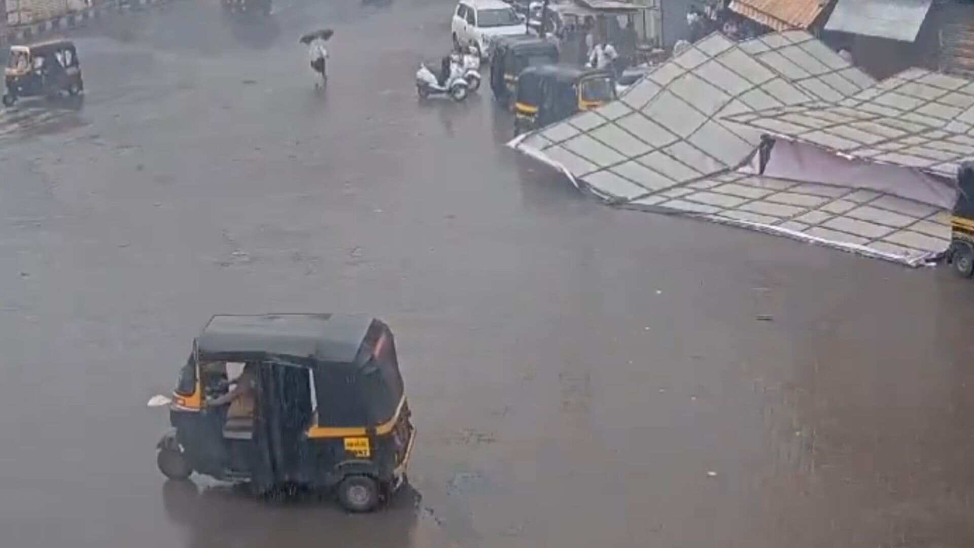 Watch: Huge Hoarding Falls On A Busy Road At Thane