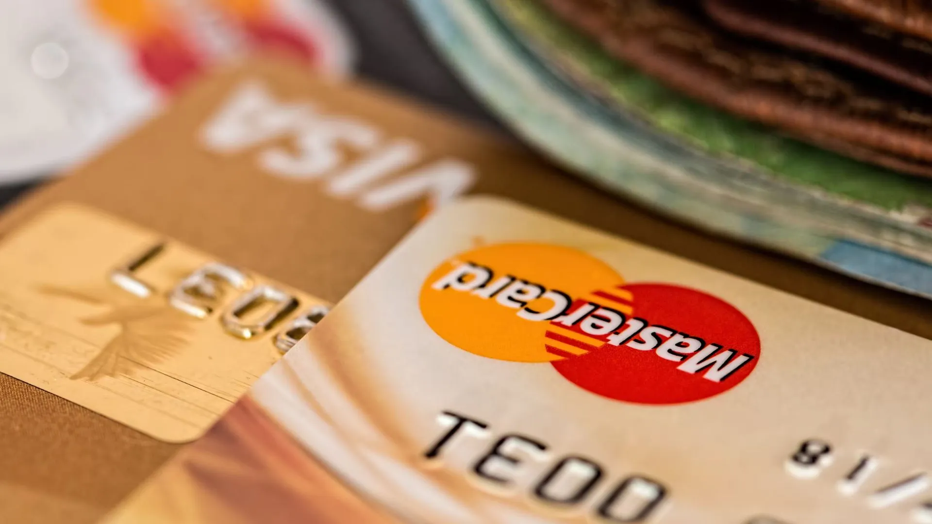 Indian Credit Card Spending Rises To ₹1.7 Trillion In July 2024