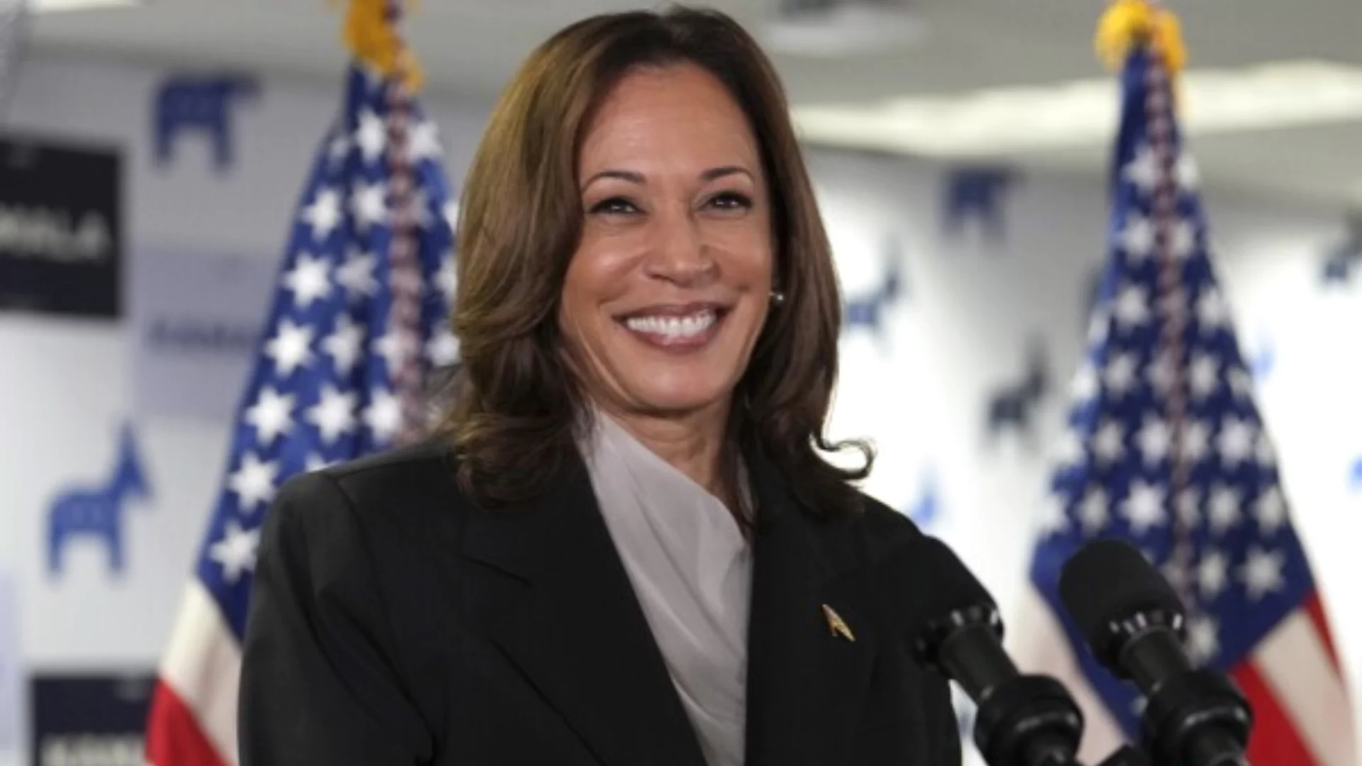 Kamala Harris Avoids Race and Gender References in Historic Bid