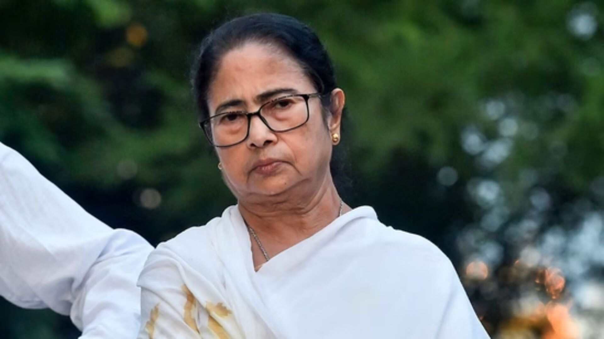 Kolkata Rape & Murder Case: Girl’s Parents Slam Mamta Bannerjee For Slow Investigation Into the Matter–Watch