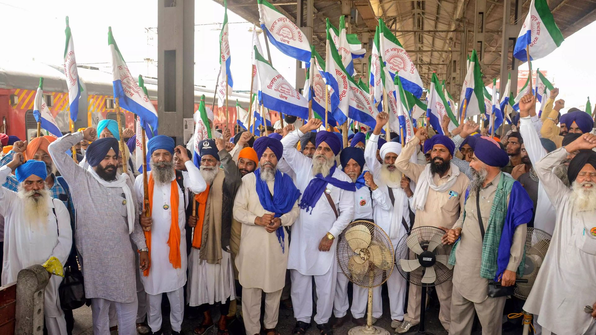 Supreme Court Orders Partial Reopening of Shambhu Border, Directs Punjab and Haryana to Facilitate Dialogue with Protesting Farmers