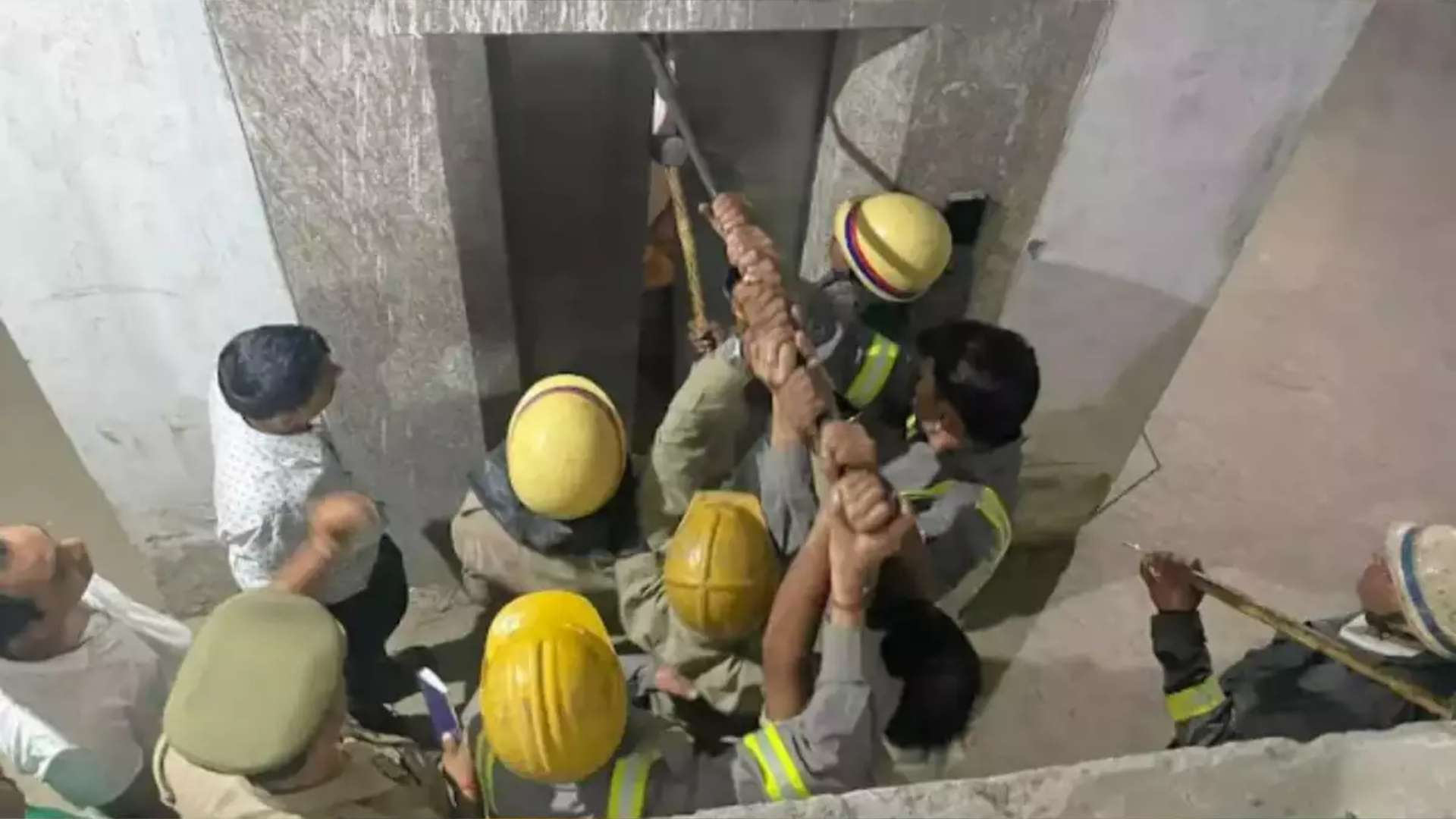 Lift Accidents in Noida and Greater Noida Highlight Safety Issues As Seven-Year-Old Girl Gets Trapped in Faulty Elevator