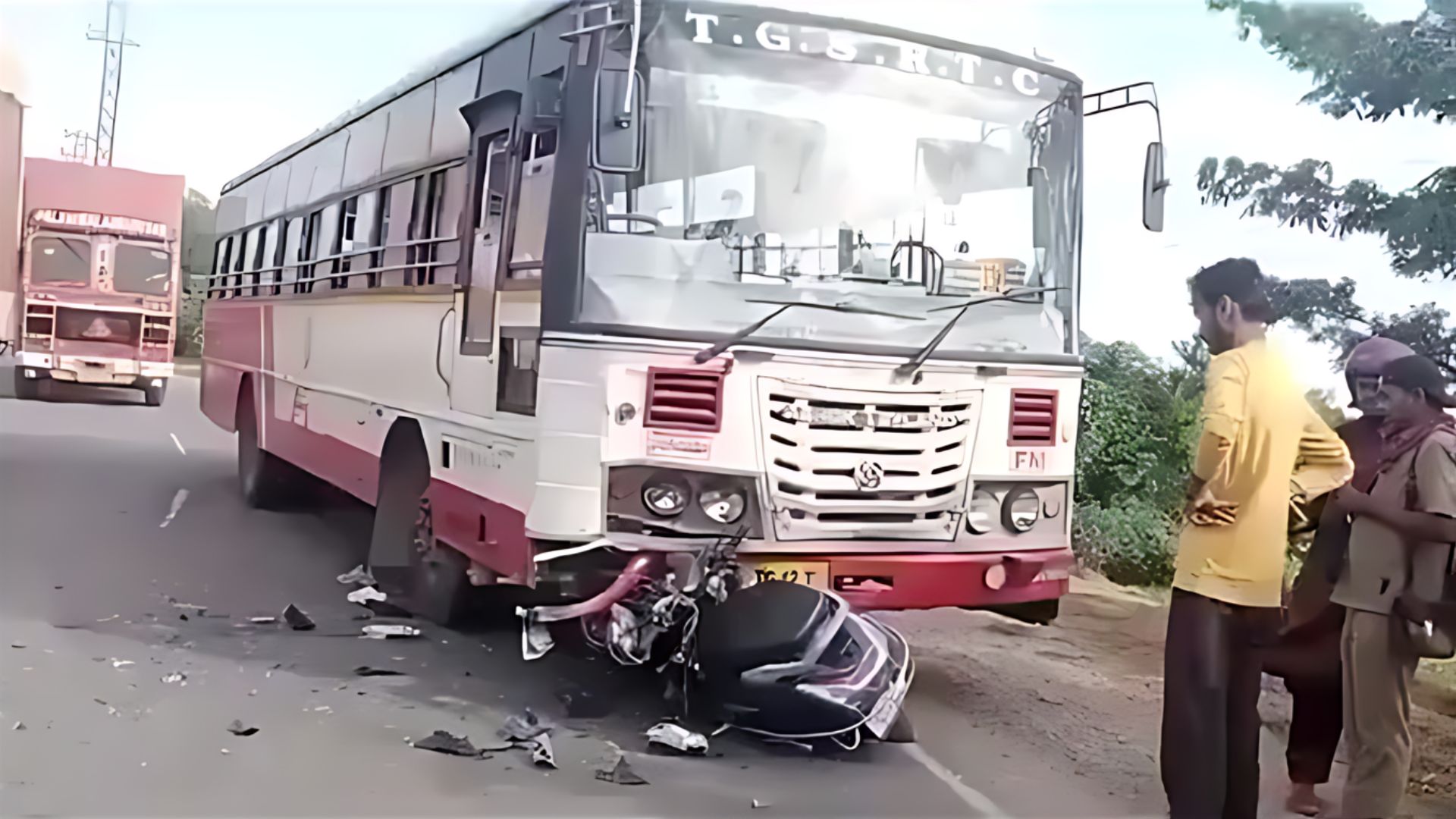 Telangana: Bus-scooter collision kills woman and teenager