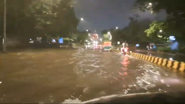 Delhi Receives Rain, IMD Predicts More Showers; Alerts Issued for Himachal Pradesh and Uttar Pradesh