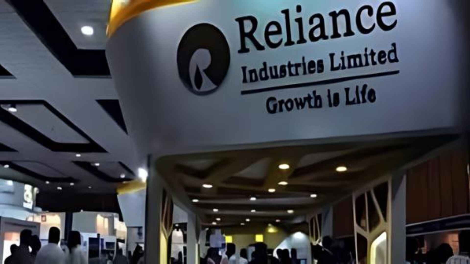 Reliance Slashes 38,000 Retail Jobs In FY24, Annual Report Shows