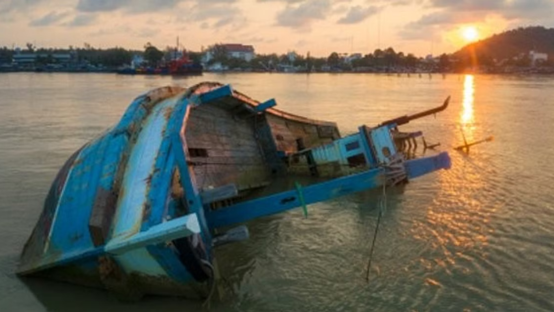 Boat Carrying Nine People Overturned In Sarayu River, One Missing