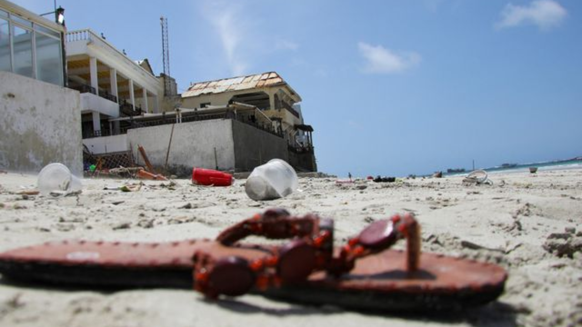 Suicide Blast In Beach Restaurant In Somali, 32 Killed