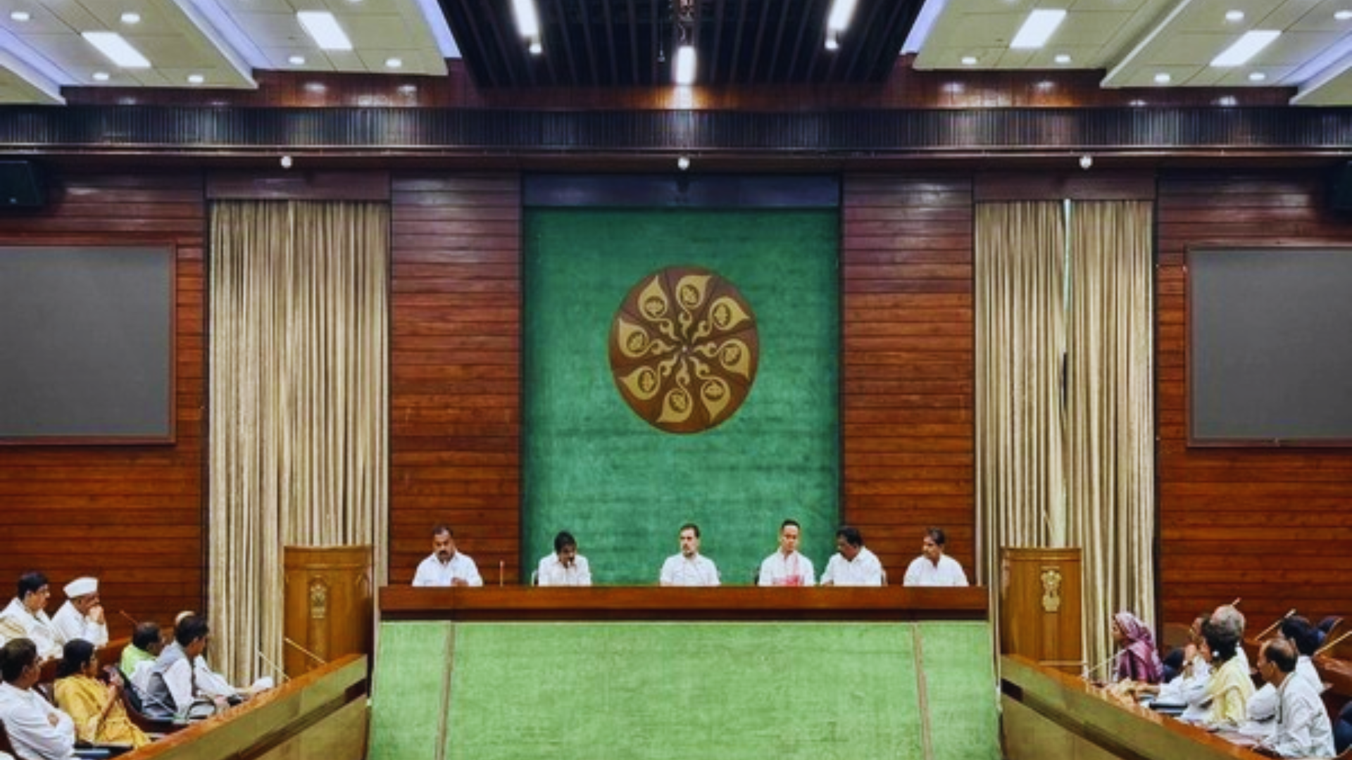 Congress Holds MPs Meeting To Address Waqf Amendment Bill And Bangladesh Situation